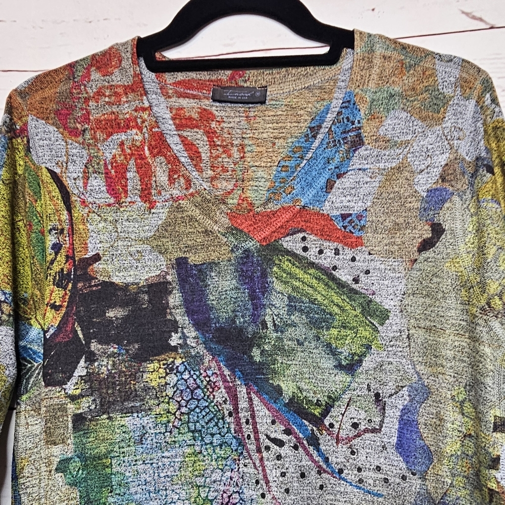 Inoah Wearable Art Long Sleeve V-Neck Bold Tunic - Picture 4 of 14